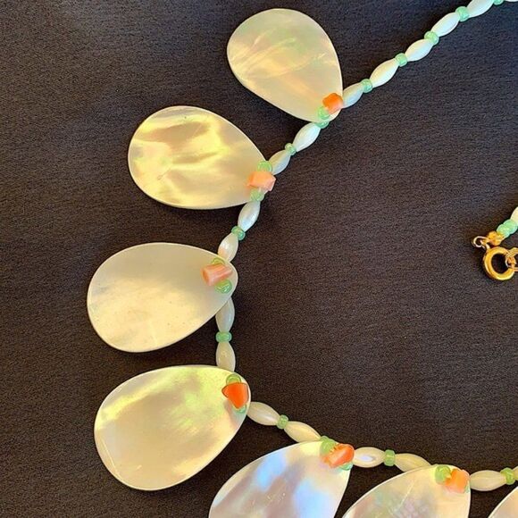 Unique Gorgeous Vintage Teardrop MOP Necklace W/Angel Skin Coral Accents - Picture 5 of 9